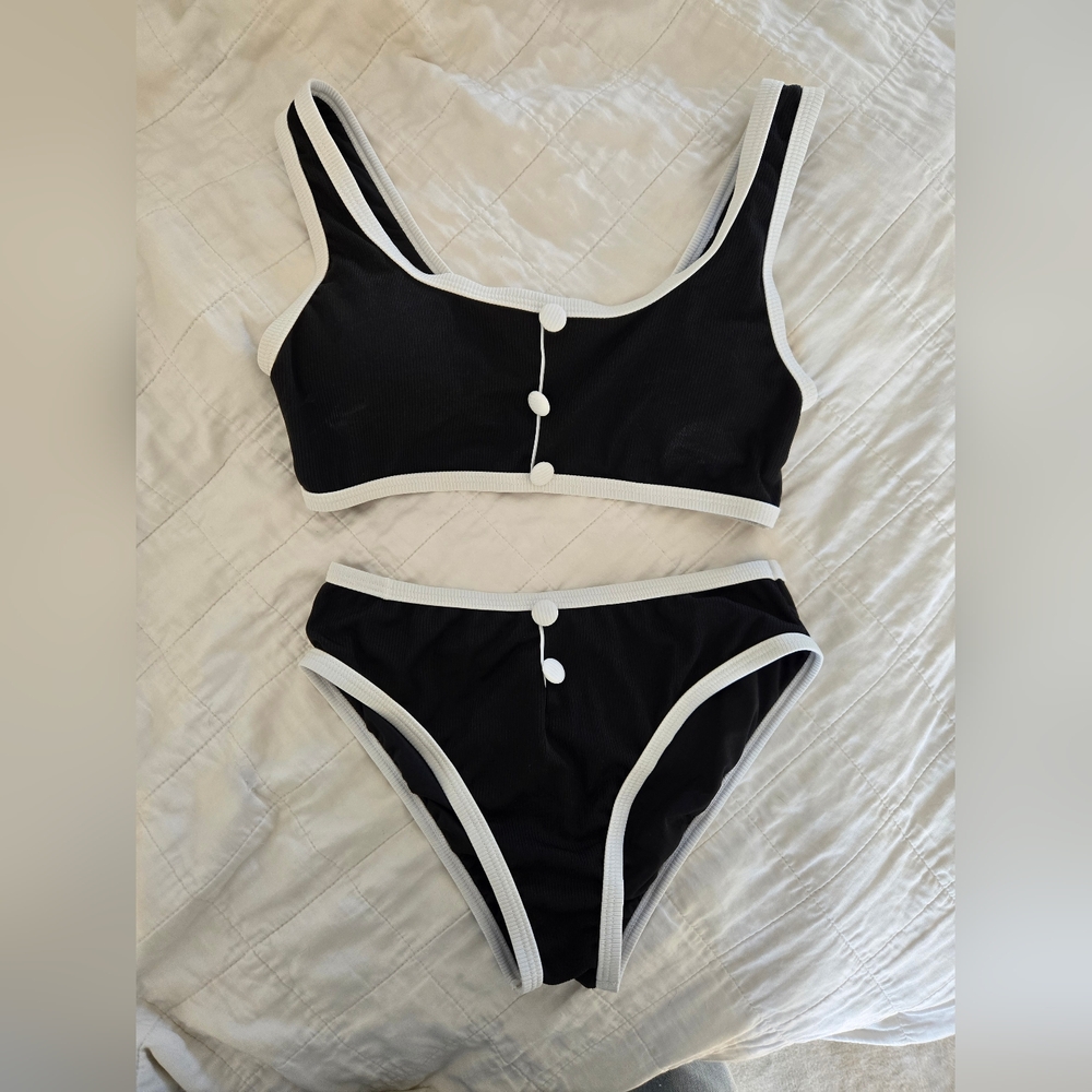 Commense Black and White Bikini Set